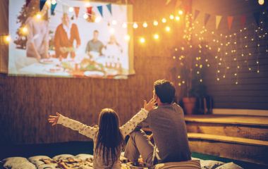 Твой идеальный досуг — проектор Epson и подписка MEGOGO «ТВ и Кино: Максимальная»!